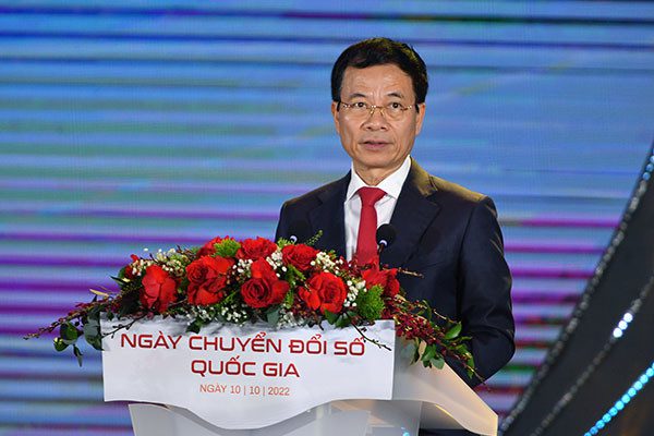 Ủy viên Trung ương Đảng, Bộ trưởng Bộ TT&TT, Phó Chủ tịch Ủy ban Chuyển đổi số quốc gia Nguyễn Mạnh Hùng phát biểu.